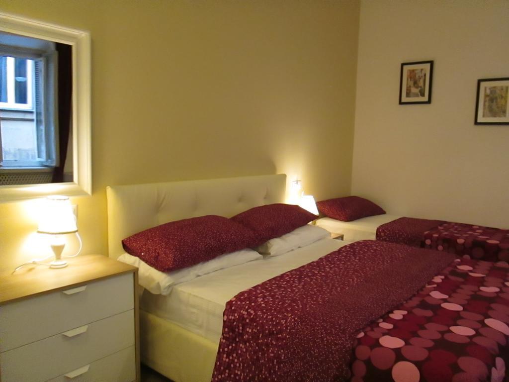 Trevi Elegance Suite Řím Pokoj fotografie