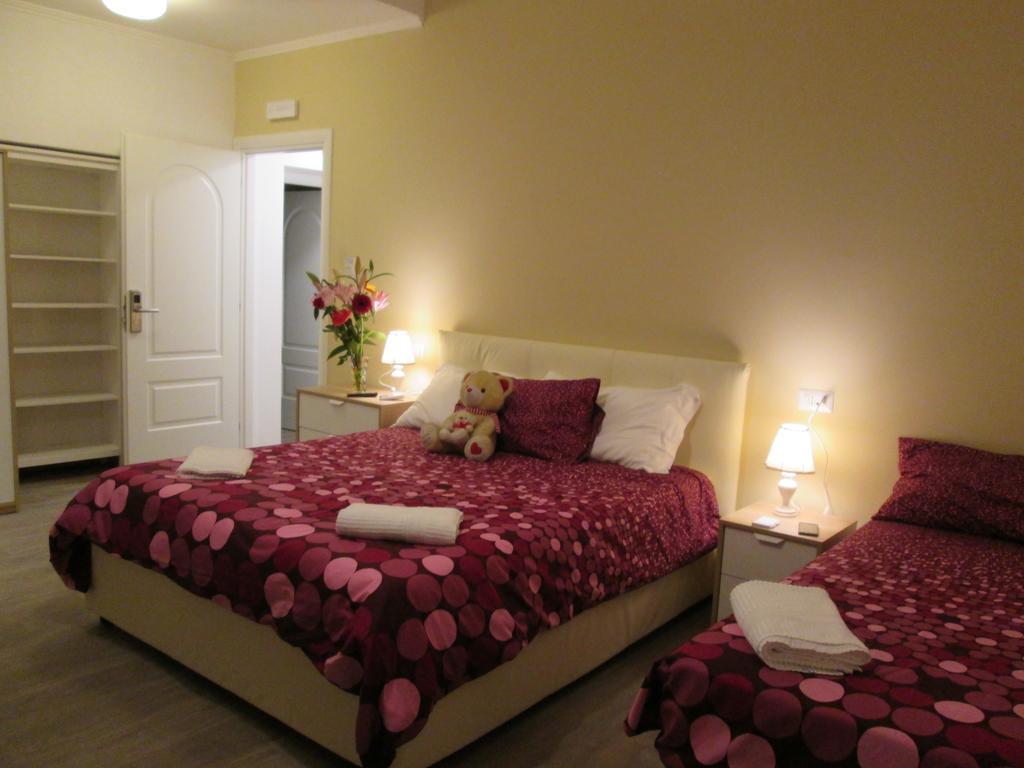 Trevi Elegance Suite Řím Pokoj fotografie